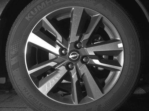 Used 2025 Nissan Versa SV FWD image 13