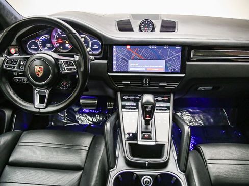 Certified 2020 Porsche Cayenne Turbo AWD/4WD image 16