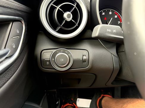 Used 2020 Alfa Romeo Giulia w/ Nero Edizione image 18