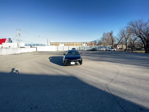 Used 2025 Toyota Corolla LE image 14