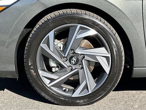 Certified 2025 Hyundai Elantra Sport image 26