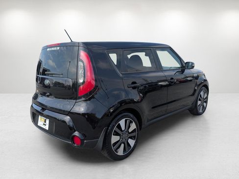 Used 2016 Kia Soul ! w/ Premium Package image 5