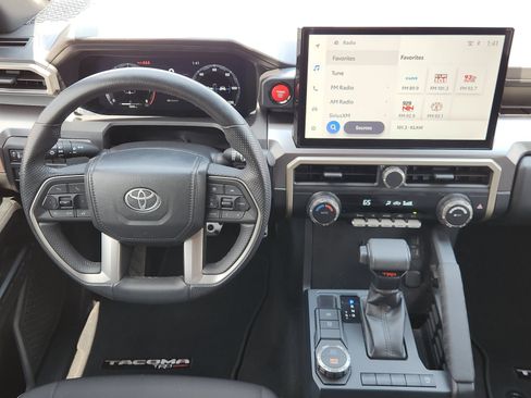 Used 2024 Toyota Tacoma TRD Sport RWD image 31