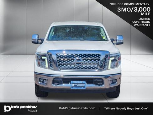Used 2018 Nissan Titan SL w/ Chrome Package AWD/4WD image 22