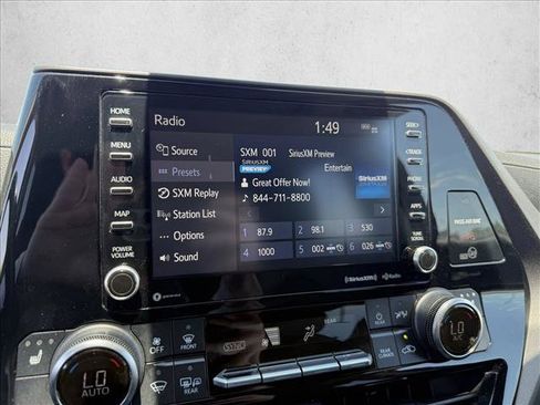 Used 2022 Toyota Highlander XLE FWD image 19
