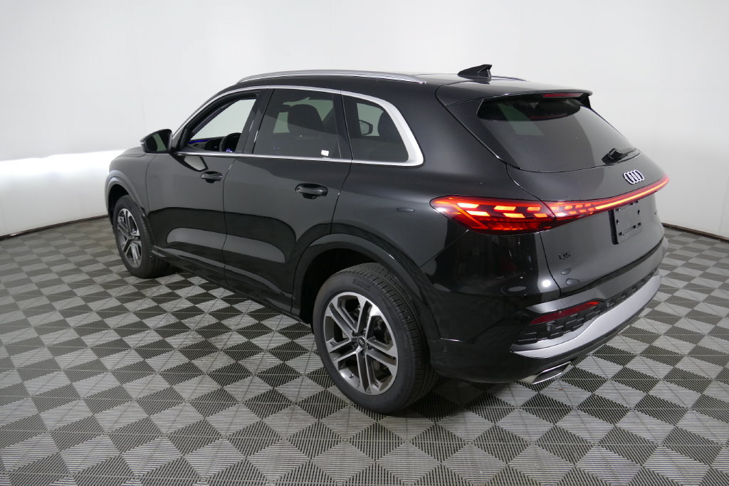 Certified 2025 Audi Q5 Premium w/ Convenience Package AWD/4WD image 5