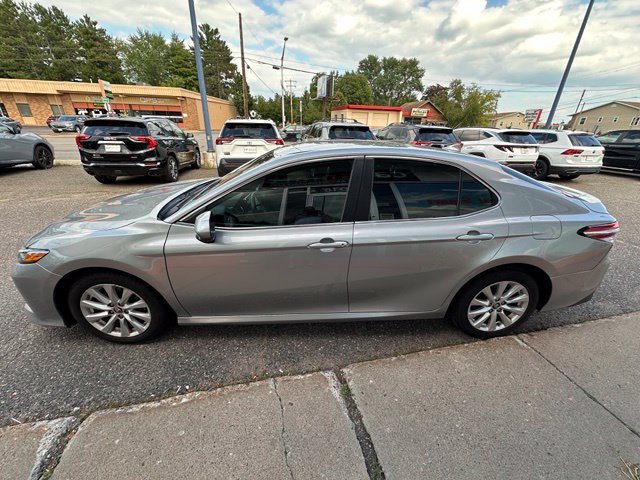 Used 2019 Toyota Camry LE FWD image 4