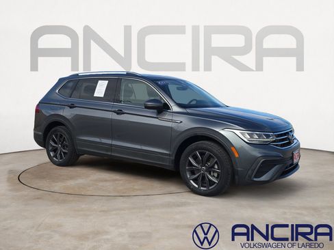 Certified 2022 Volkswagen Tiguan SE image 1