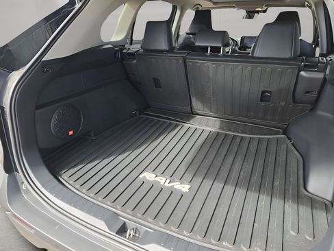 Used 2019 Toyota RAV4 Limited image 30