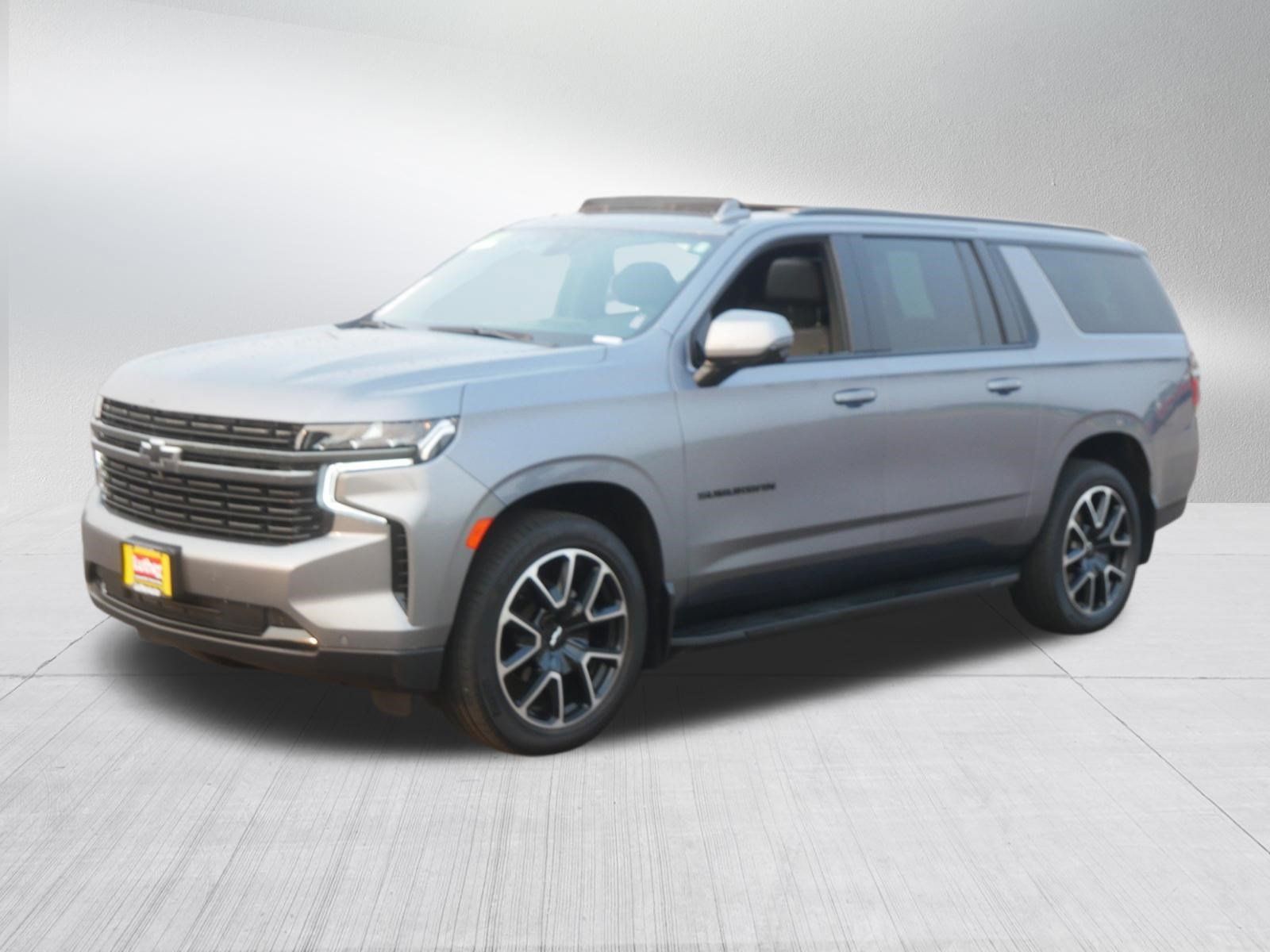 Used 2022 Chevrolet Suburban RST w/ Sport Performance Package AWD/4WD image 3