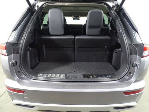 Used 2022 Mitsubishi Outlander SE image 15