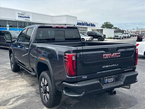 New 2026 GMC Sierra 2500 Denali w/ Denali Reserve Package AWD/4WD image 8