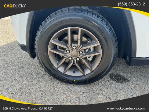 Used 2016 Jeep Grand Cherokee Laredo 75th Anniversary image 27