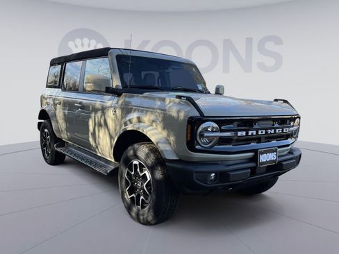 New 2025 Ford Bronco Outer Banks image 10