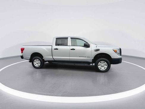 Used 2019 Nissan Titan S w/ S Utility Package image 9