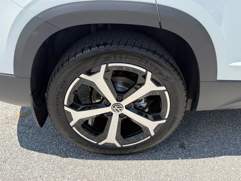New 2026 Volkswagen Taos SEL AWD/4WD image 23