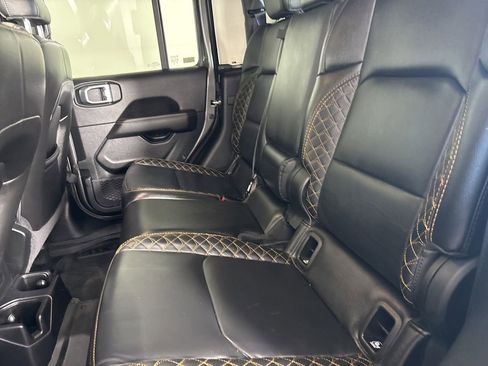 Used 2021 Jeep Gladiator Overland image 21