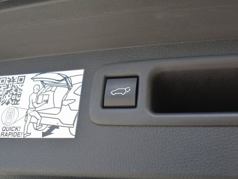 Used 2023 Toyota Highlander Limited image 27