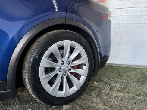 Used 2019 Tesla Model X Performance image 10