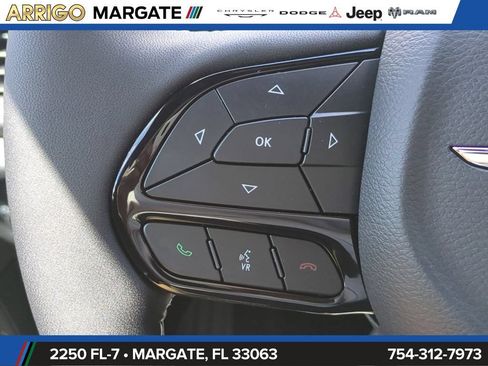 New 2026 Chrysler Pacifica Select FWD image 27