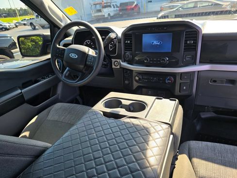 Used 2022 Ford F150 XLT w/ Trailer Tow Package RWD image 3