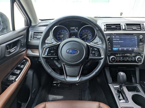 Used 2019 Subaru Outback 2.5i Touring AWD/4WD image 17