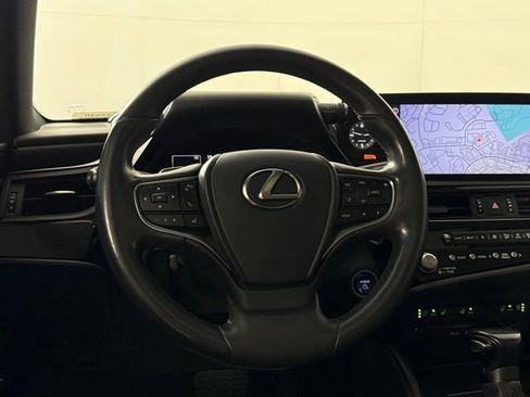 Used 2022 Lexus ES 300h w/ Premium Package image 27