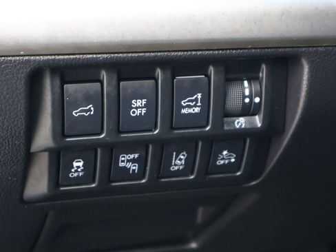 Used 2017 Subaru Outback 3.6R Limited image 24