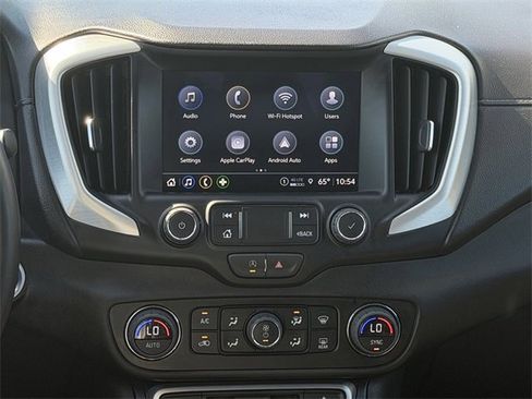 Used 2024 GMC Terrain SLT image 15