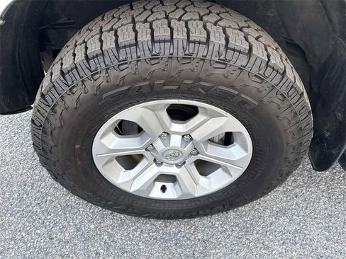 Certified 2022 Toyota 4Runner SR5 Premium image 11