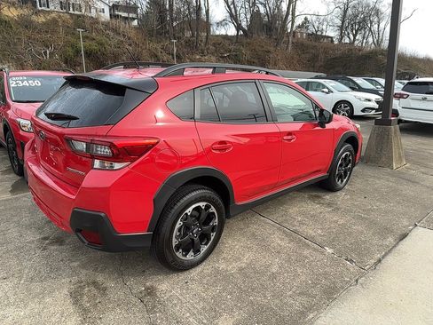 Certified 2022 Subaru Crosstrek 2.0i image 3
