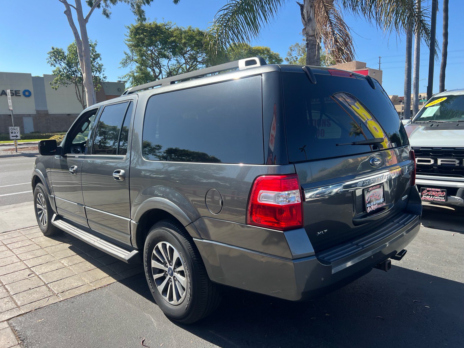 Used 2017 Ford Expedition EL XLT RWD image 6