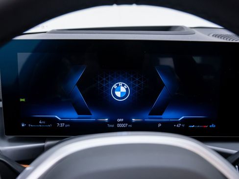 New 2026 BMW 330i xDrive Sedan w/ M Sport Package image 21