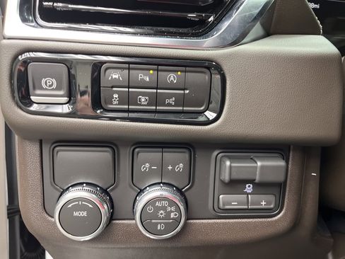 New 2026 GMC Yukon XL Elevation image 12