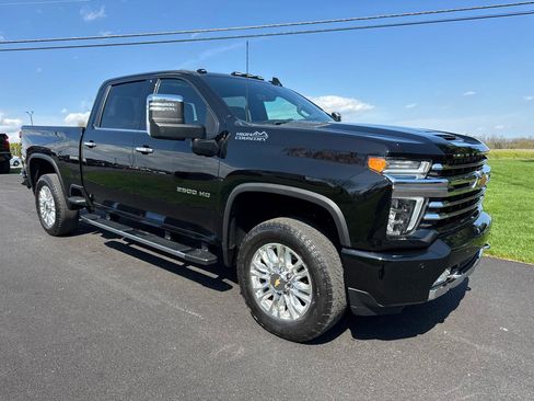Used 2021 Chevrolet Silverado 2500 High Country w/ Technology Package image 5