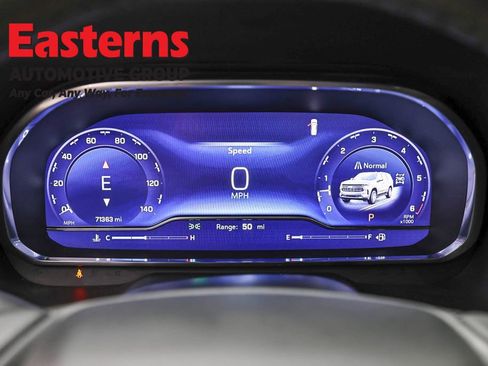 Used 2024 Chevrolet Suburban LT image 18