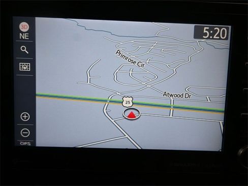 Used 2022 Toyota Highlander XLE image 12