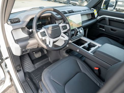 New 2026 Land Rover Defender 110 X-Dynamic SE image 10