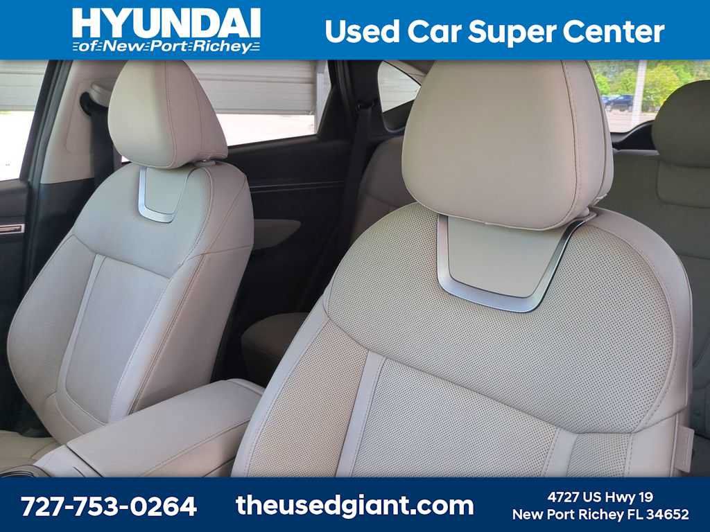 Certified 2022 Hyundai Tucson Limited w/ Cargo Package FWD image 7