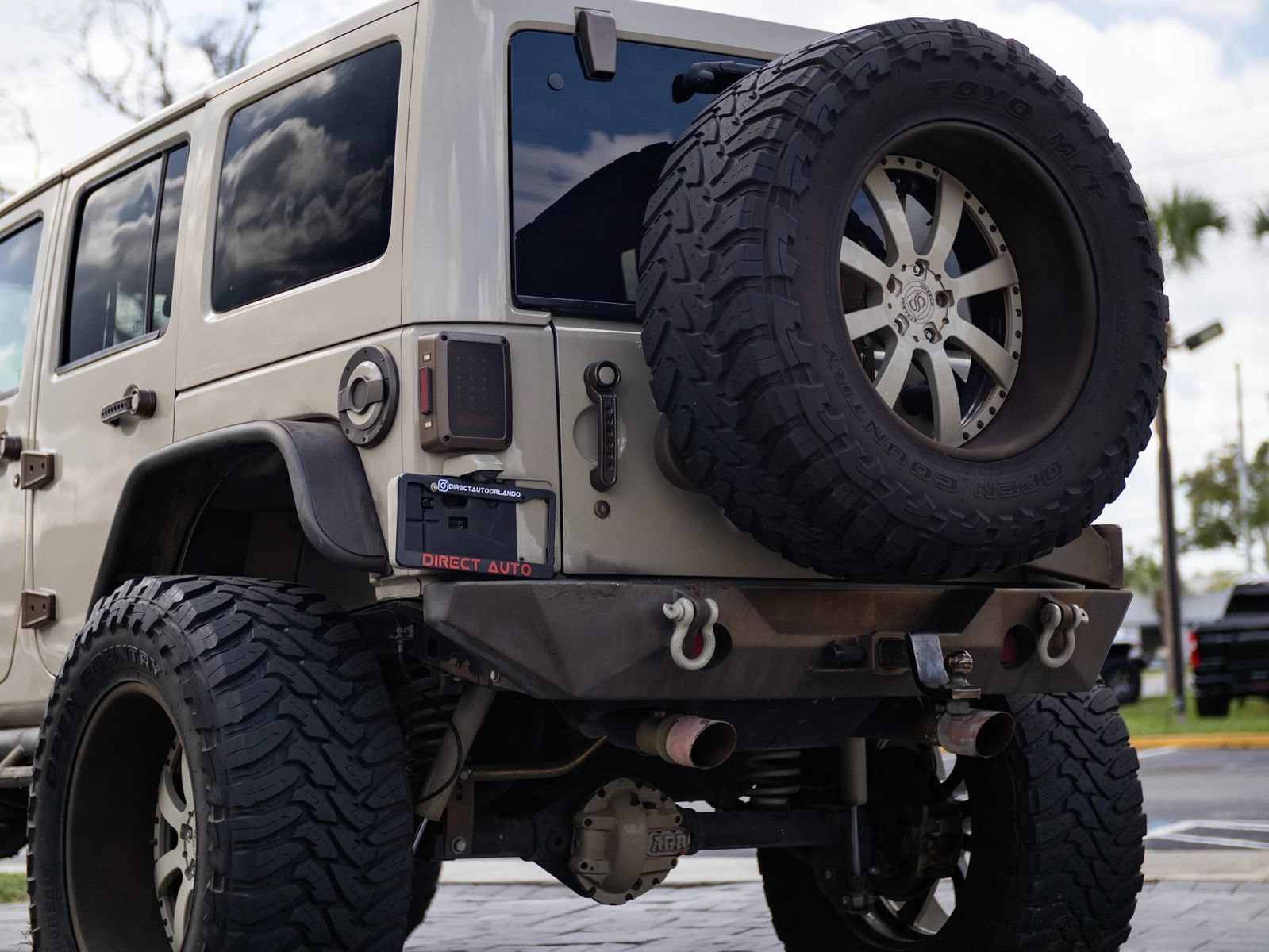 Used 2017 Jeep Wrangler Unlimited Sahara AWD/4WD image 11