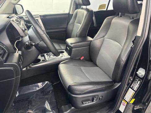 Used 2016 Toyota 4Runner SR5 Premium image 13