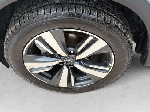 Used 2023 Nissan Rogue SL AWD/4WD image 12