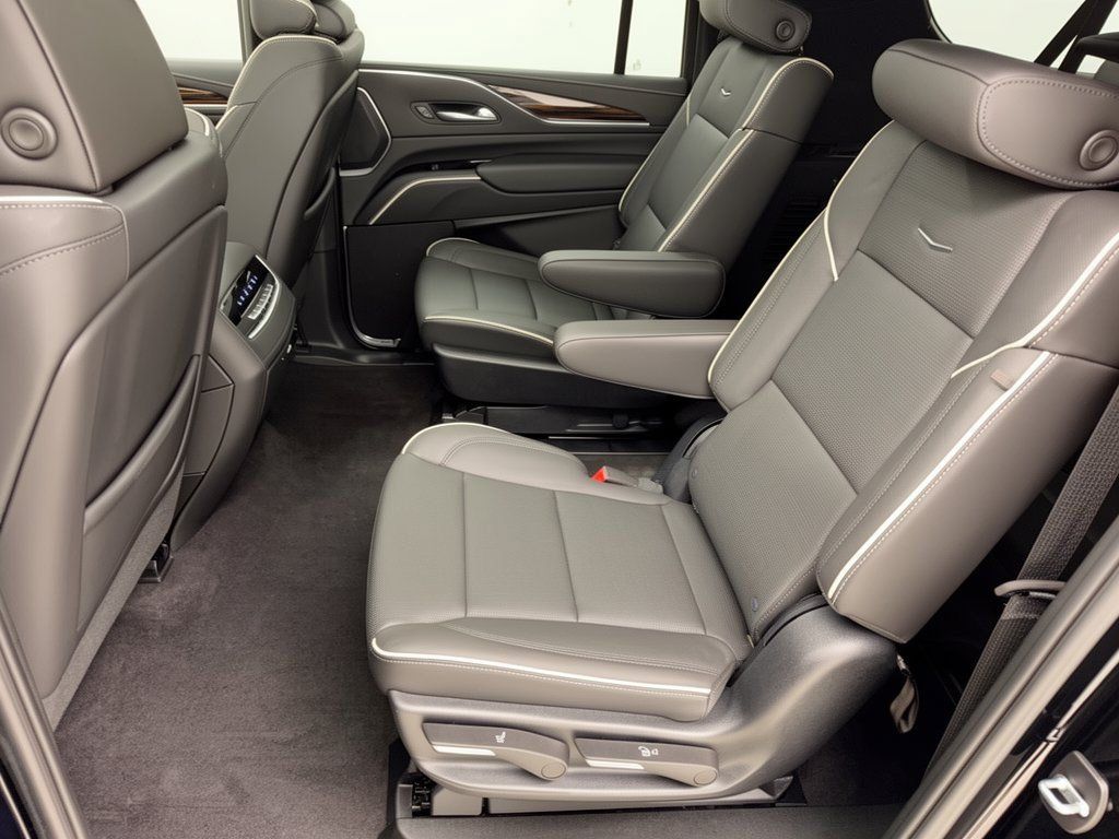 Used 2023 Cadillac Escalade ESV Premium Luxury w/ Performance Package AWD/4WD image 25