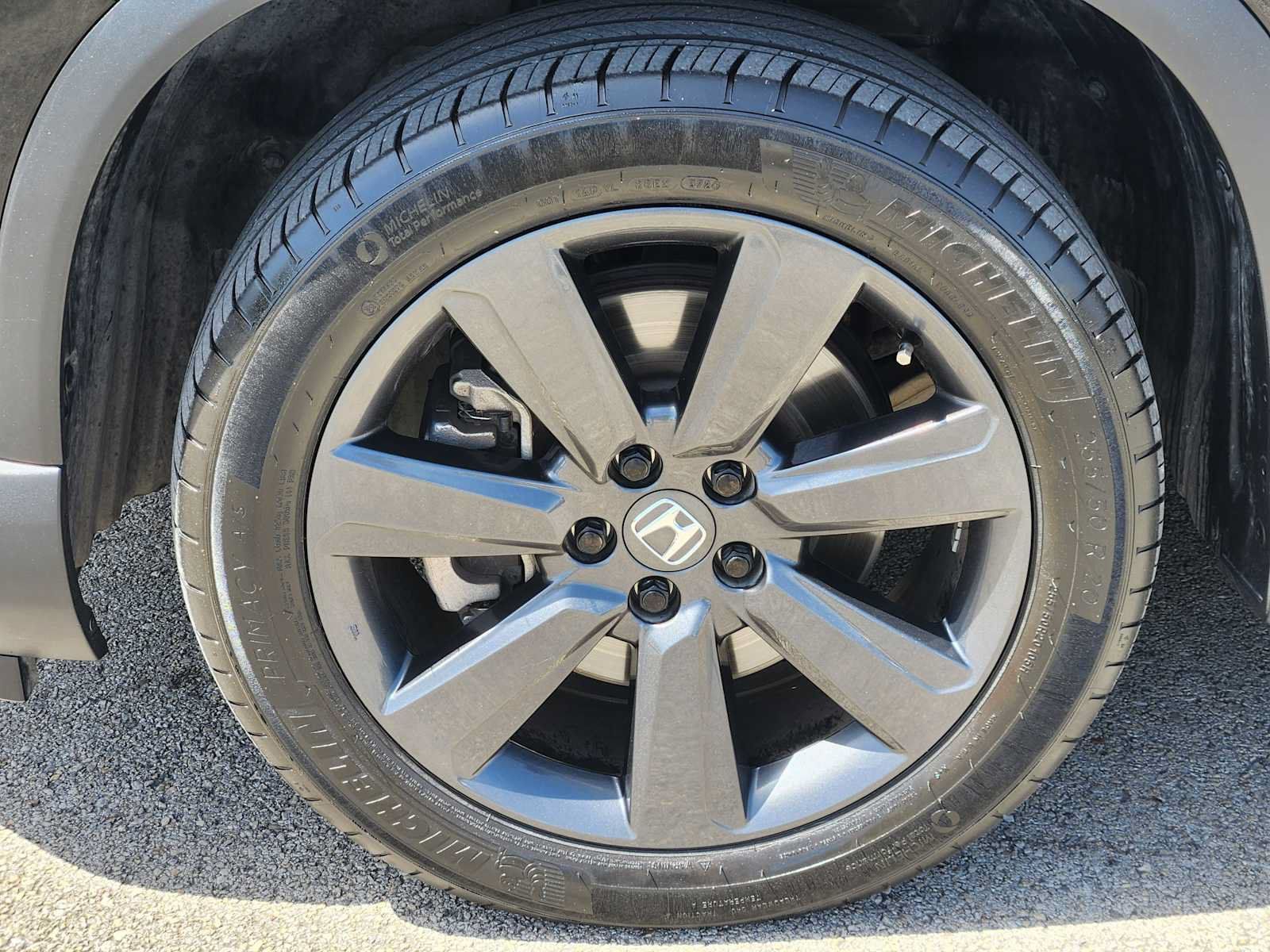 Used 2025 Honda Pilot Sport image 9