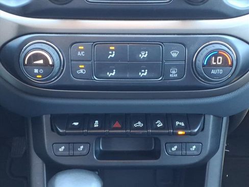 Used 2022 Chevrolet Colorado Z71 image 28