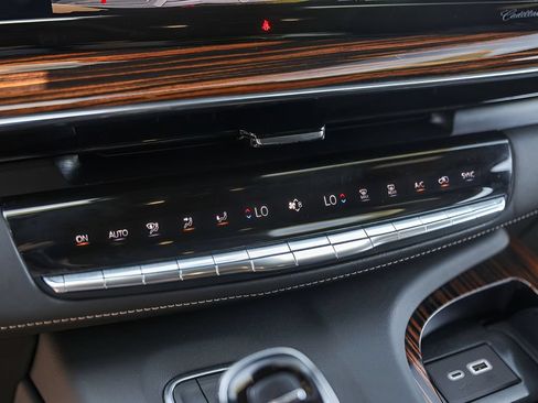 Used 2023 Cadillac Escalade Premium Luxury w/ LPO, Radiant Package AWD/4WD image 17