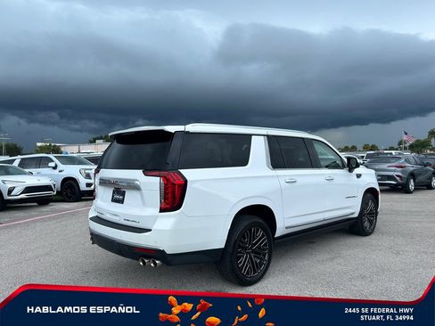 Used 2021 GMC Yukon XL Denali w/ Denali Premium Package RWD image 7