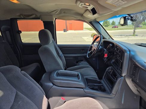 Used 2005 Chevrolet Silverado 1500 LS w/ Safe And Sound Package RWD image 29