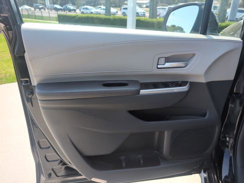 Certified 2024 Toyota Sienna XLE image 14