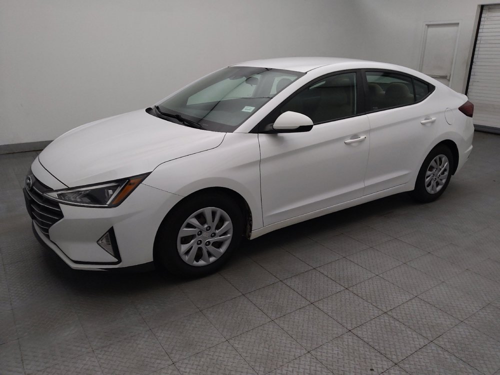 Used 2020 Hyundai Elantra SE FWD image 2